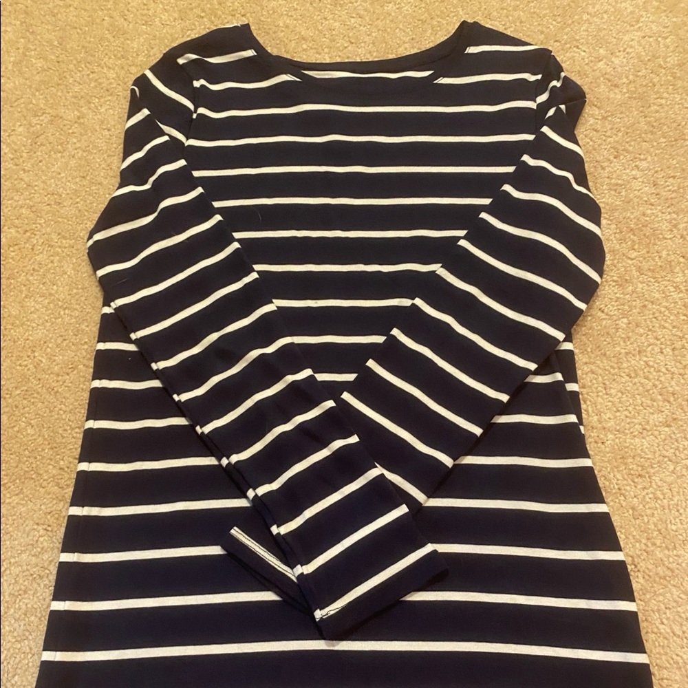 Women’s long sleeve top